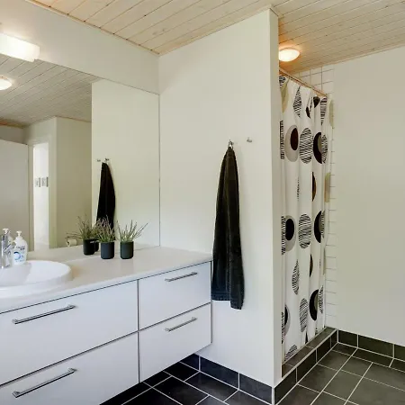 Casa de Férias Thorine - 750m From The Sea In Ne Jutland By Interhome